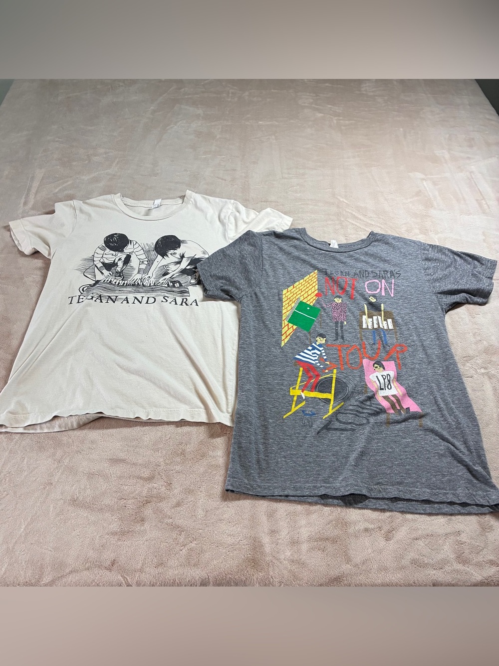 Lot of Two Tegan And Sara The Con Not On Tour Tour Band Women's Medium Tee Shirt